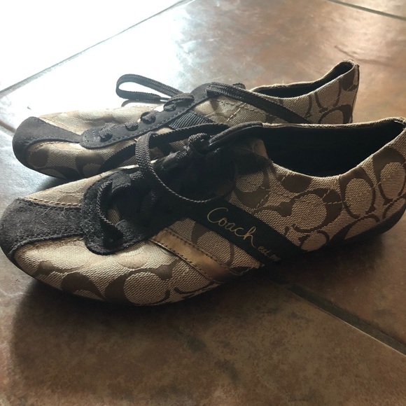 Coach Shoes - Picture 2 of 2